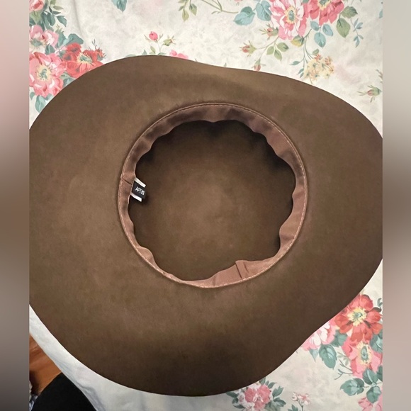 Hat - Picture 2 of 3